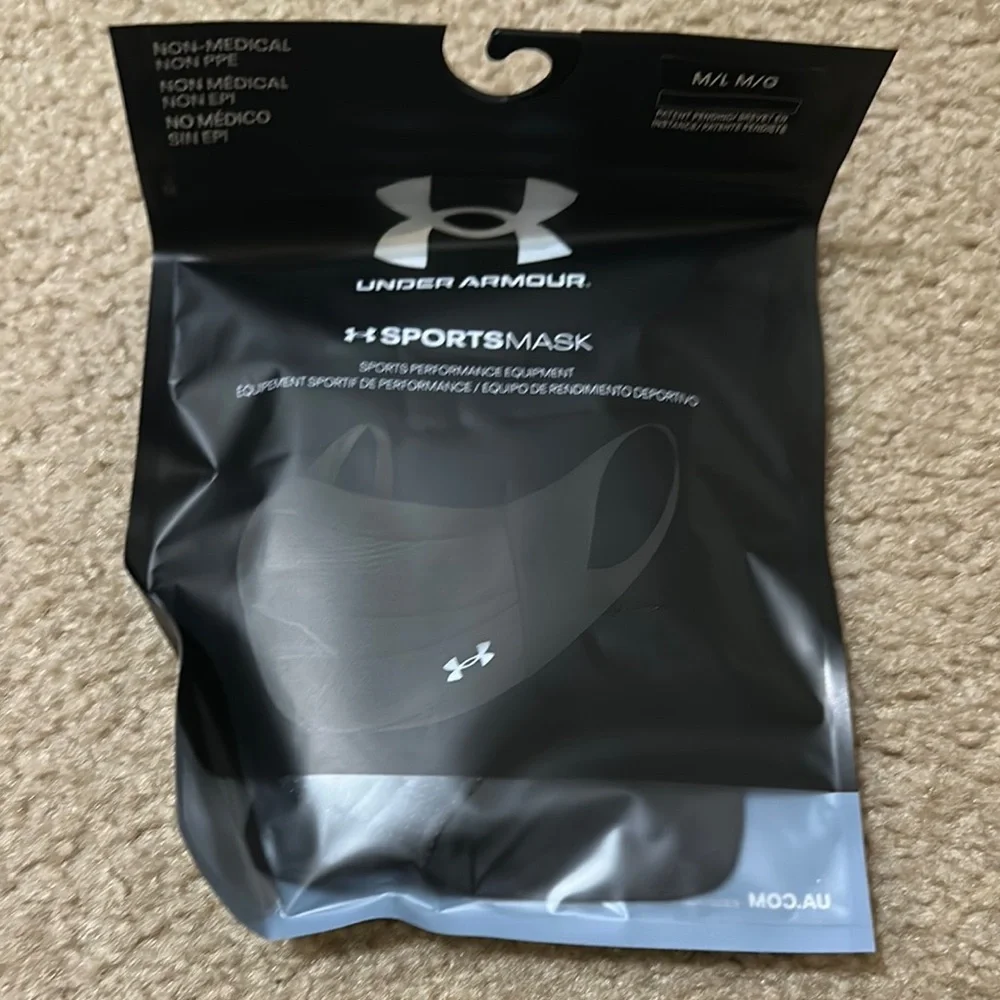 Under Armour Black Performance Mask - Size M/L